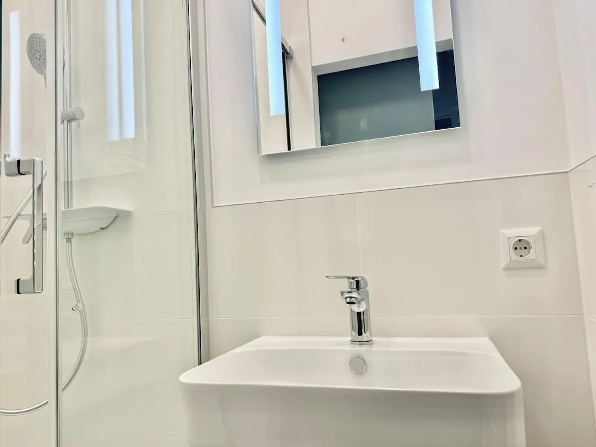 Stylish & Renovated Apartment With Free Parking Vienna 0*,  Austria
